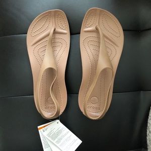 NWT Crocs Bronze Sexi Flip Sandals